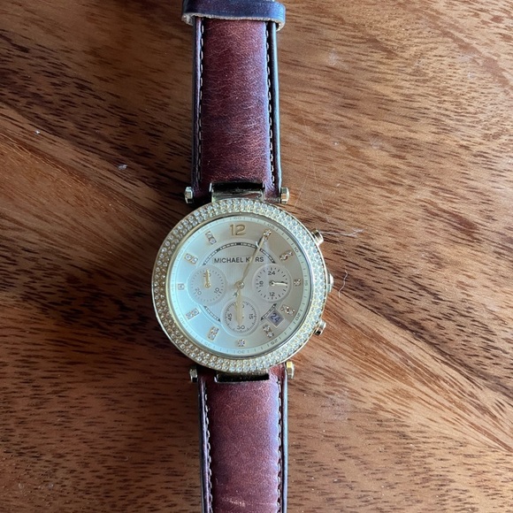 Micheal Kors analog watch like new - Picture 3 of 6